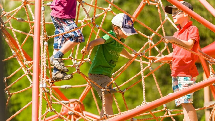 Familien-freundliches Hotel mit Kinder-Spielplatz