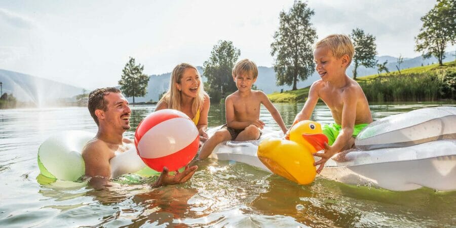 Badesee in der Nähe des Hotels